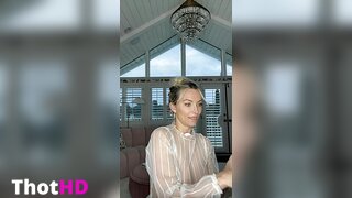 Lindsey Pelas Big Tits Cleavage Clip