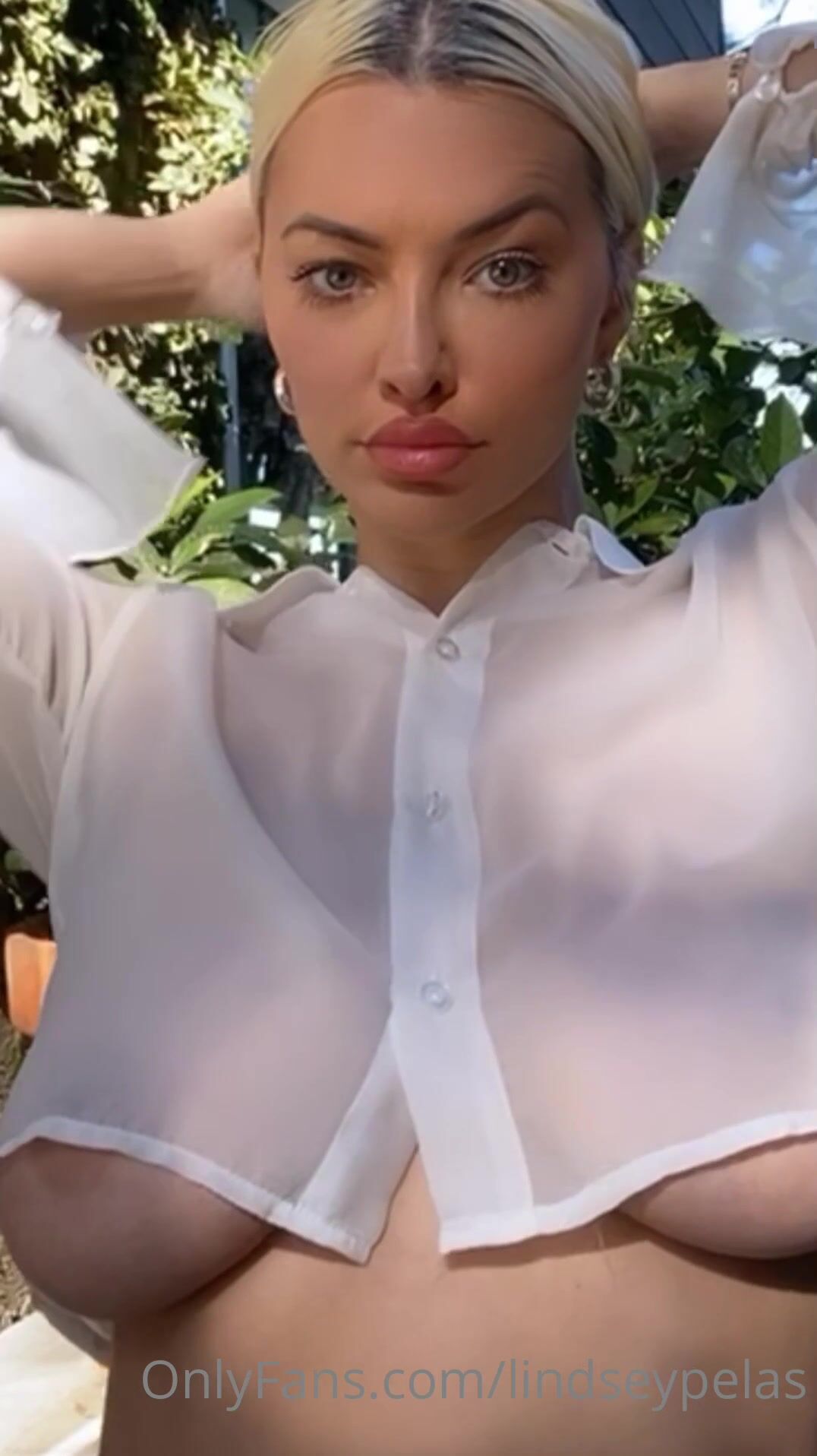 Lindsey Pelas Big Tits Underboob Video