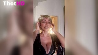 Lindsey Pelas Cleavage Big Tits XXX_001
