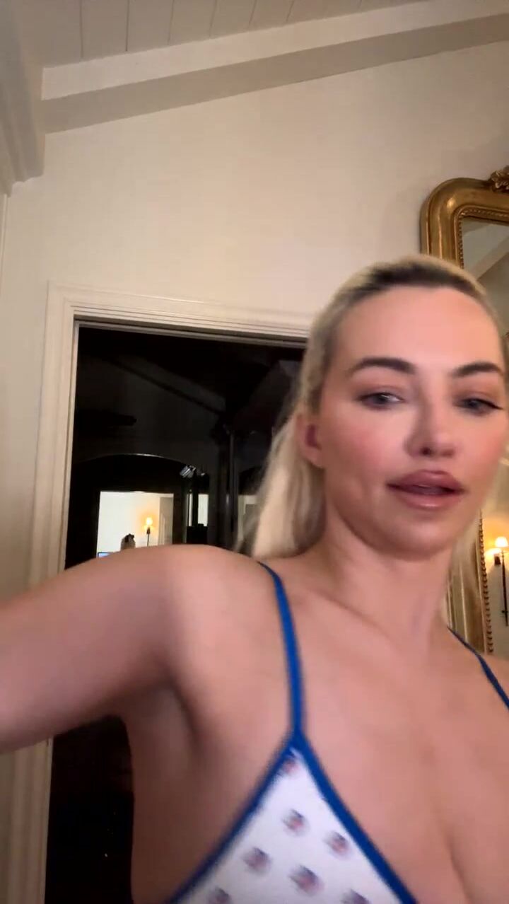 Lindsey Pelas Cleavage Leaked