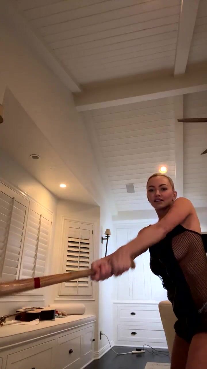 Lindsey Pelas Cleavage and Big Tits OnlyFans