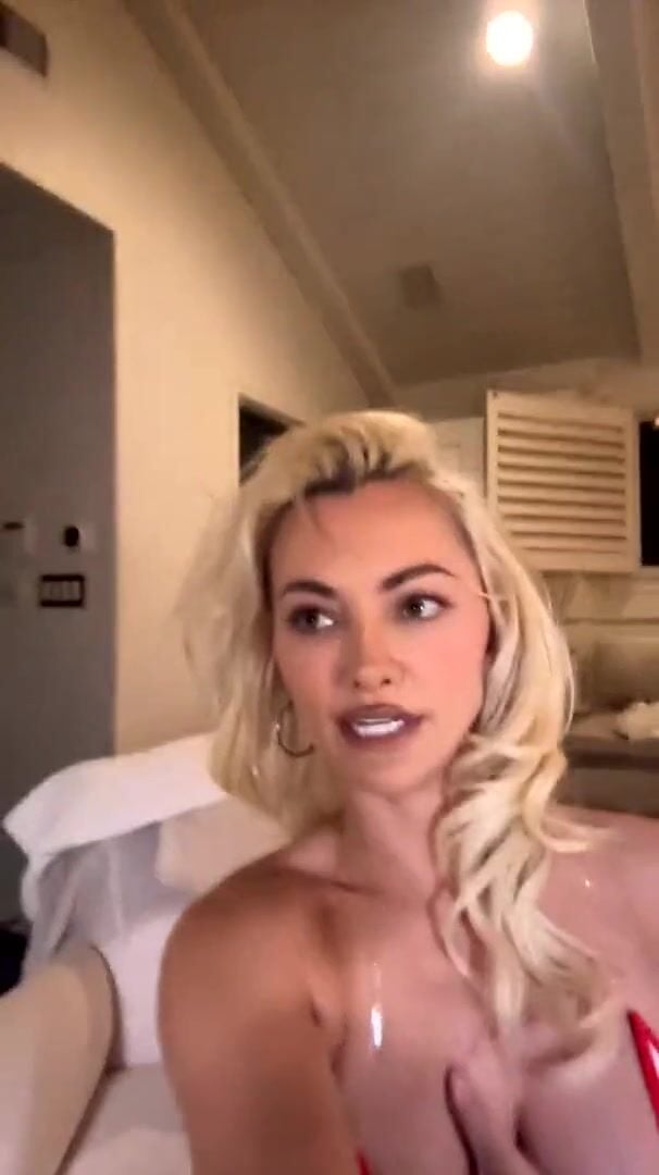 Lindsey Pelas Cleavage in Dress NSFW