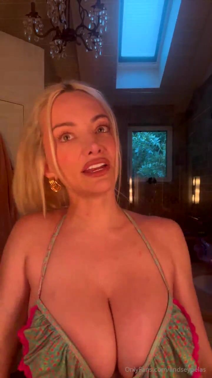 Lindsey Pelas Huge Tits and Cleavage Leaked
