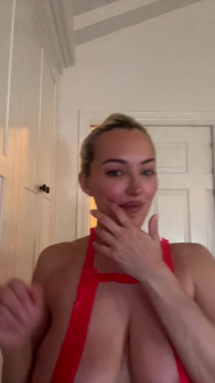Lindsey Pelas Nude Towel OnlyFans