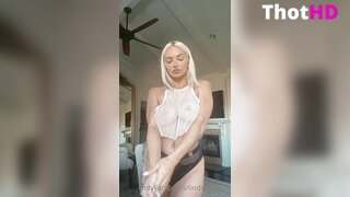 Lindsey Pelas Pantyhose and Shorts Leak