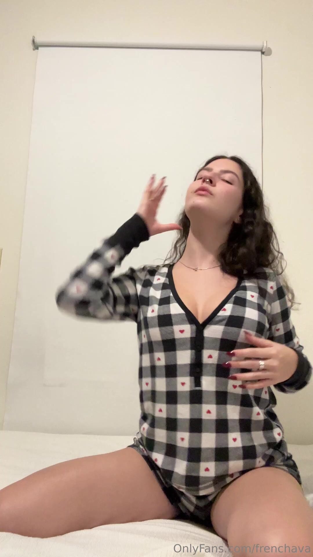 FrenchAva Cleavage Nipslip OF