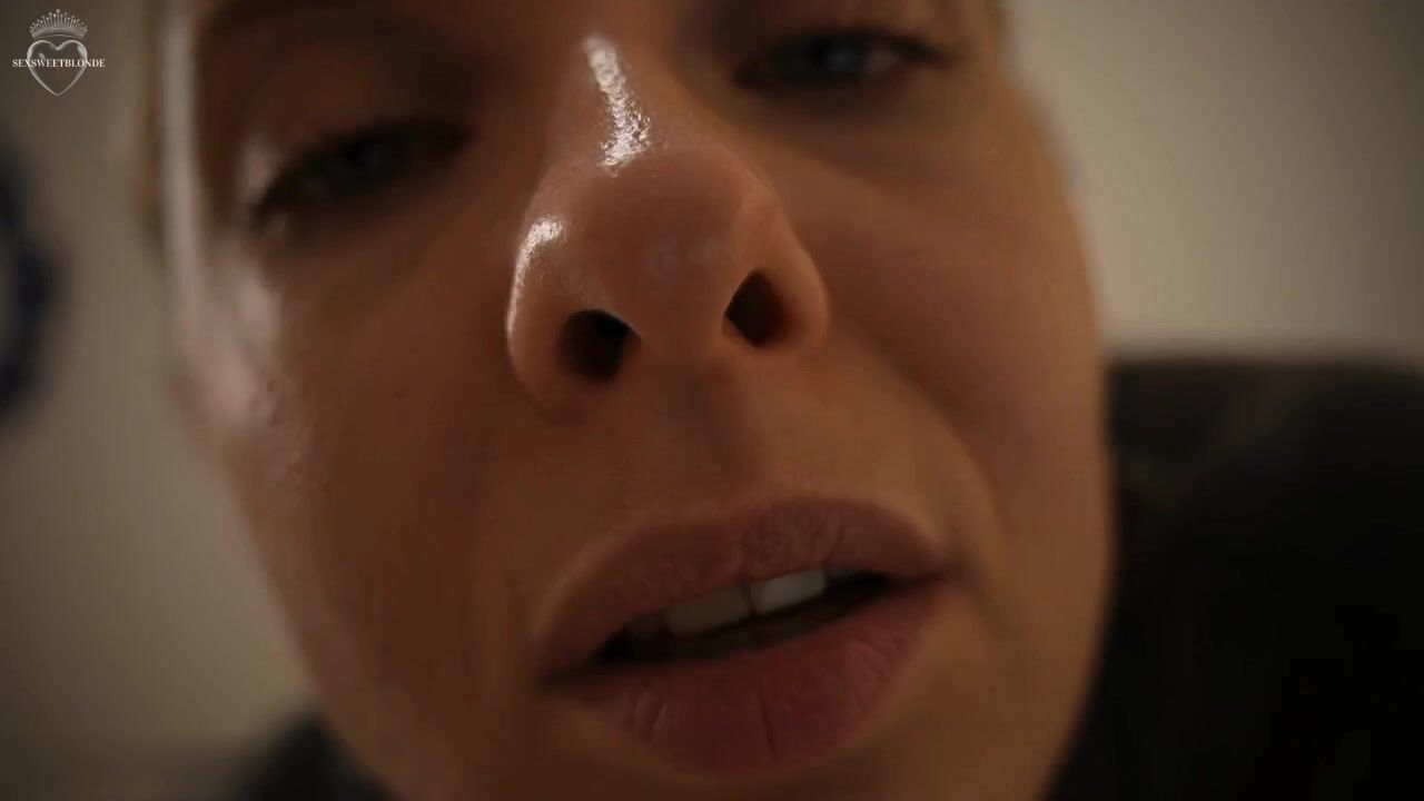 SexSweetBlonde Masturbating Close-Up OF