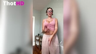 Starrysigh Cleavage NSFW