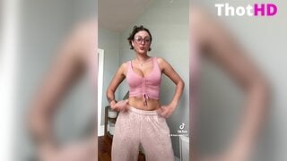 Starrysigh Cleavage NSFW