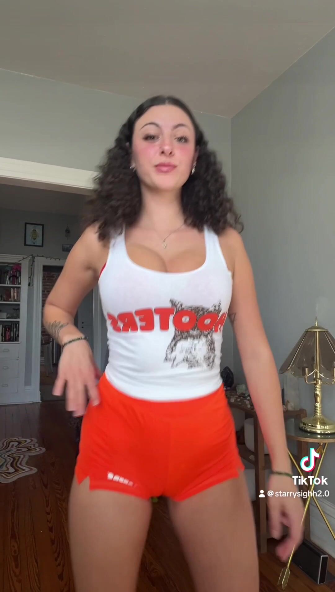 Starrysigh Cleavage in Short Shorts Leak