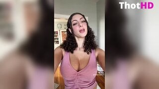 Starrysigh Cleavage with Big Tits