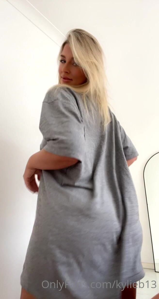 Kylieb13 Ass From Behind_003
