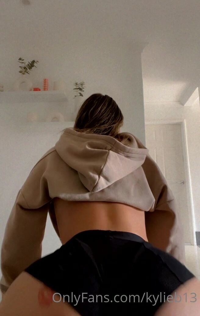 Kylieb13 From Behind Shorts OnlyFans