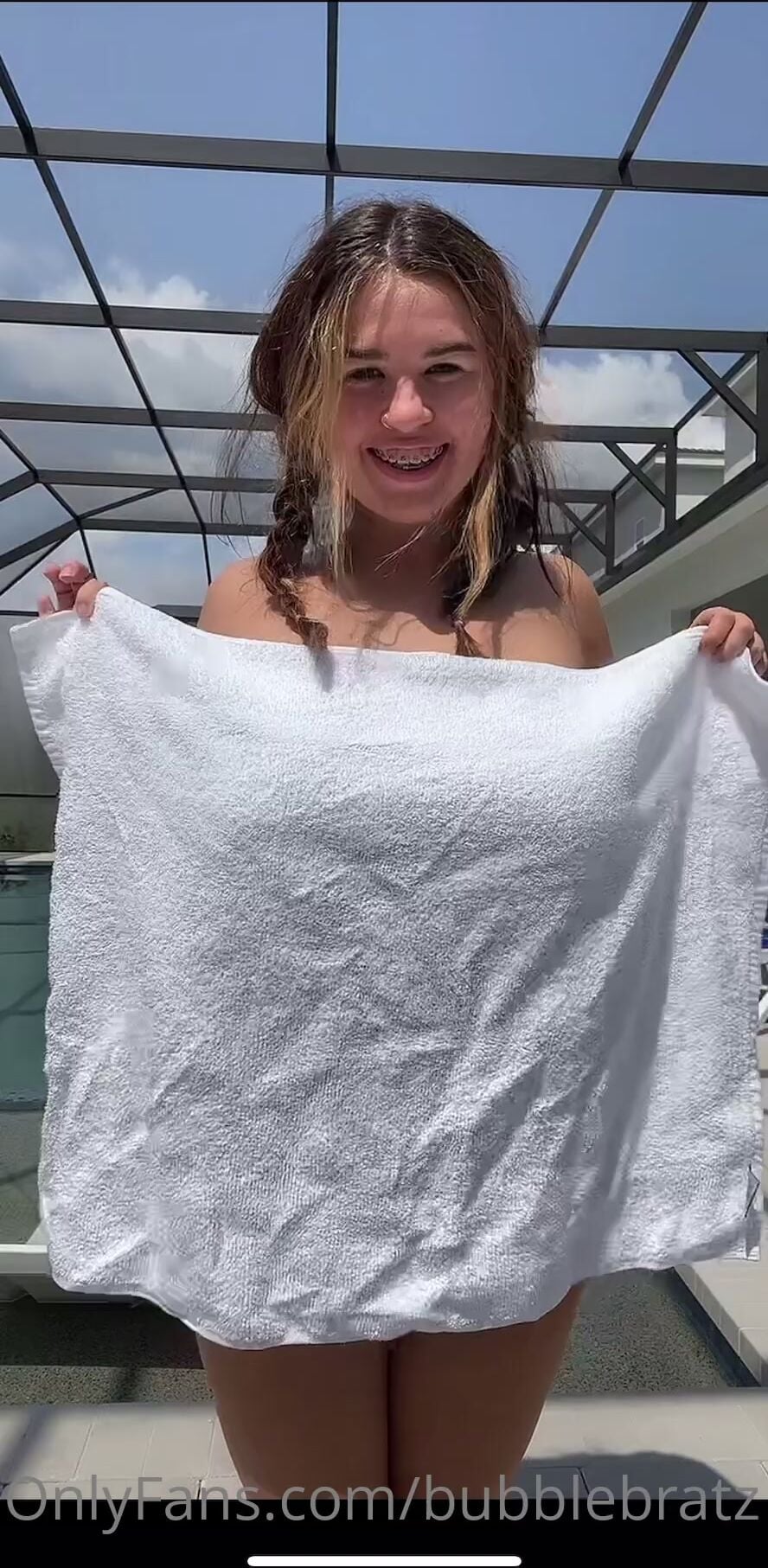 Maddiebubz Pool Towel XXX