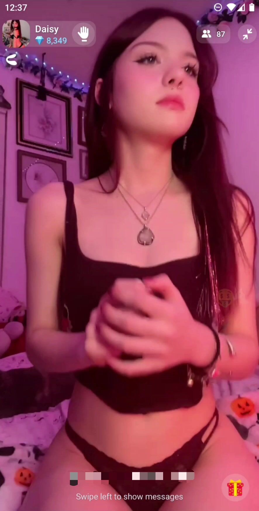 Littledaisybby on All Fours with Ass Out Clip