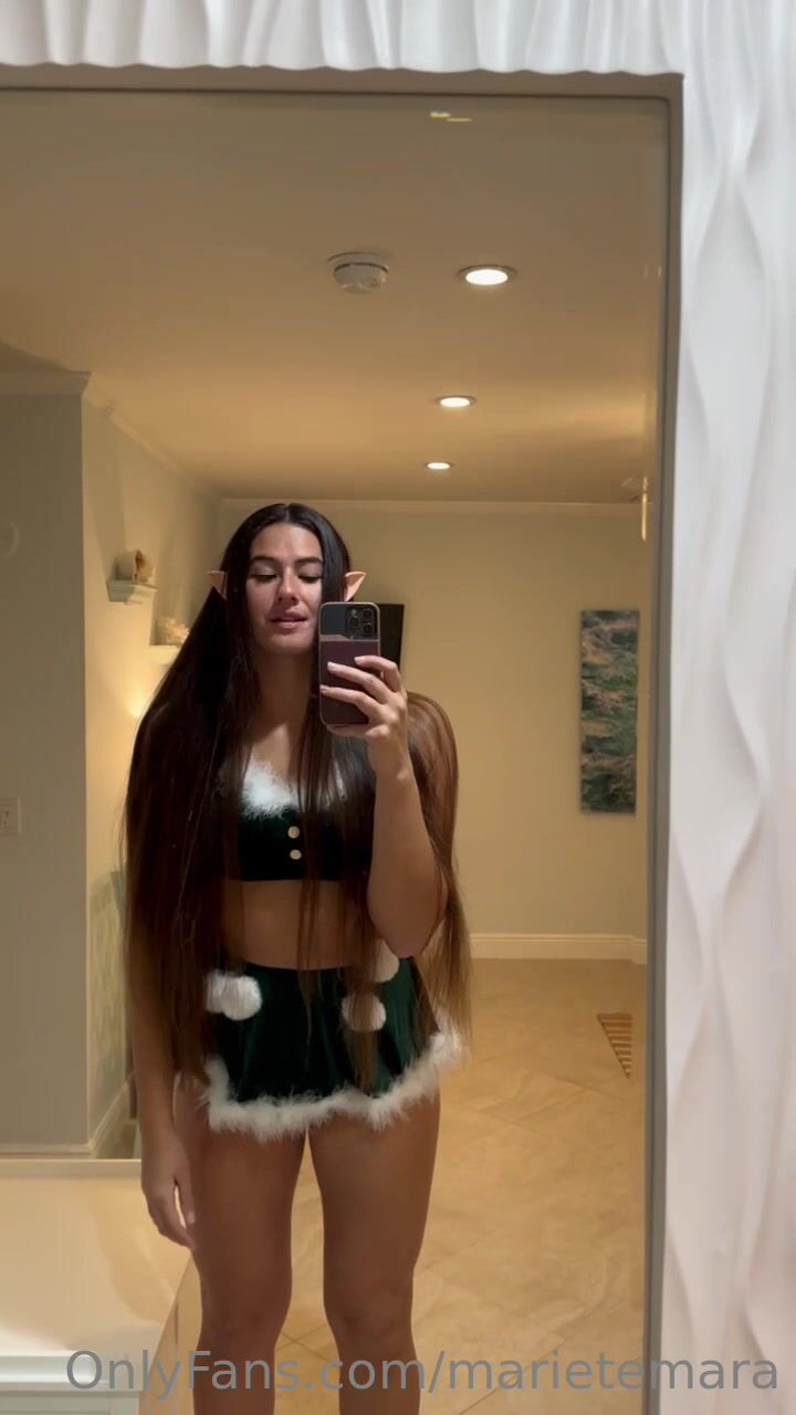 Marie Temara Miniskirt in Bathroom Leaked
