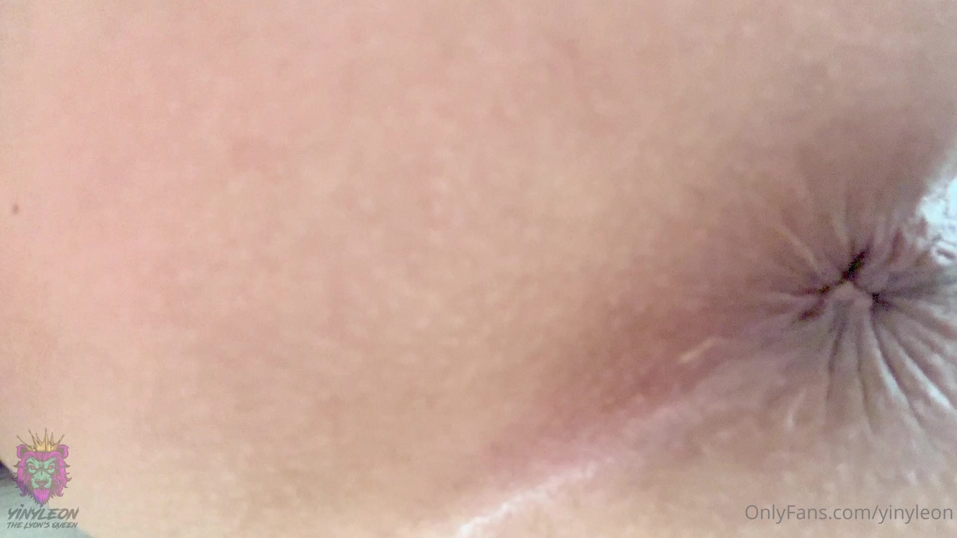 Yiny Leon Asshole Close-Up NSFW