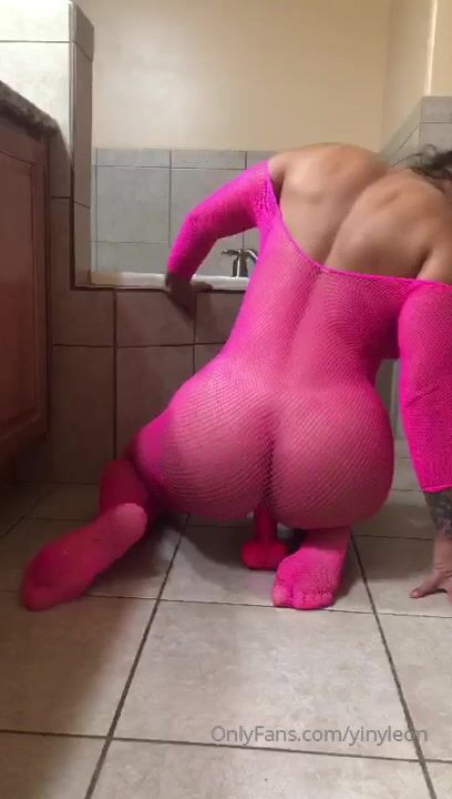 Yiny Leon From Behind Ass NSFW