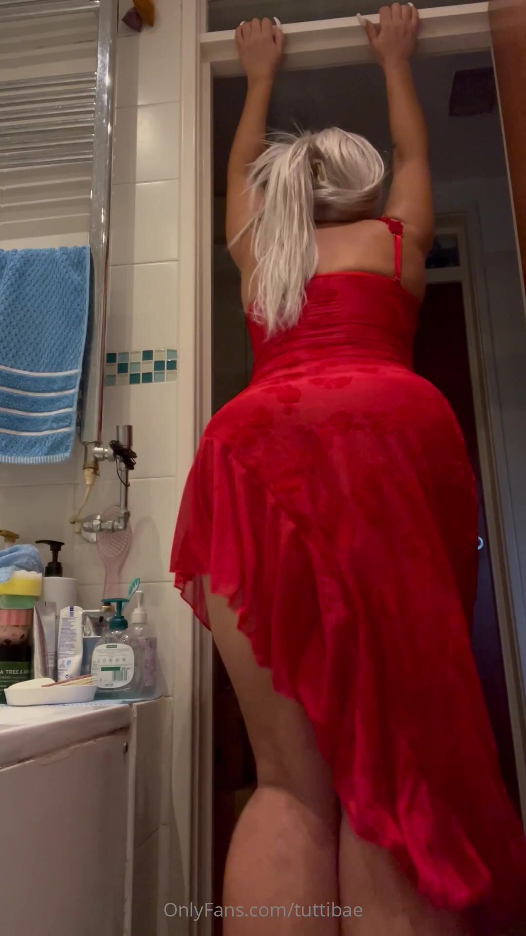 Red Dress Clap