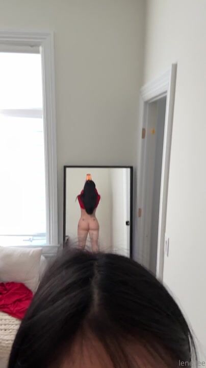Arlene Lee distant ass shake no panties