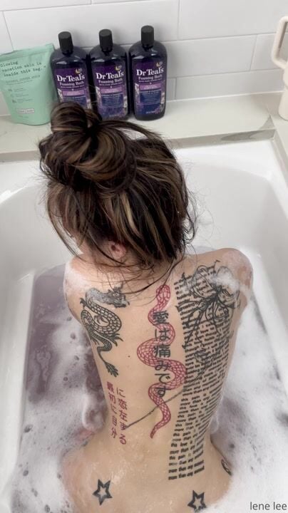 Arlene Lee full frontal and asshole bathtub
