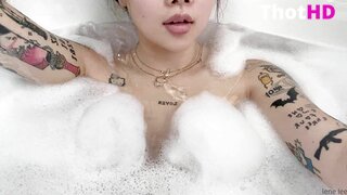 Arlene Lee nips bathtub