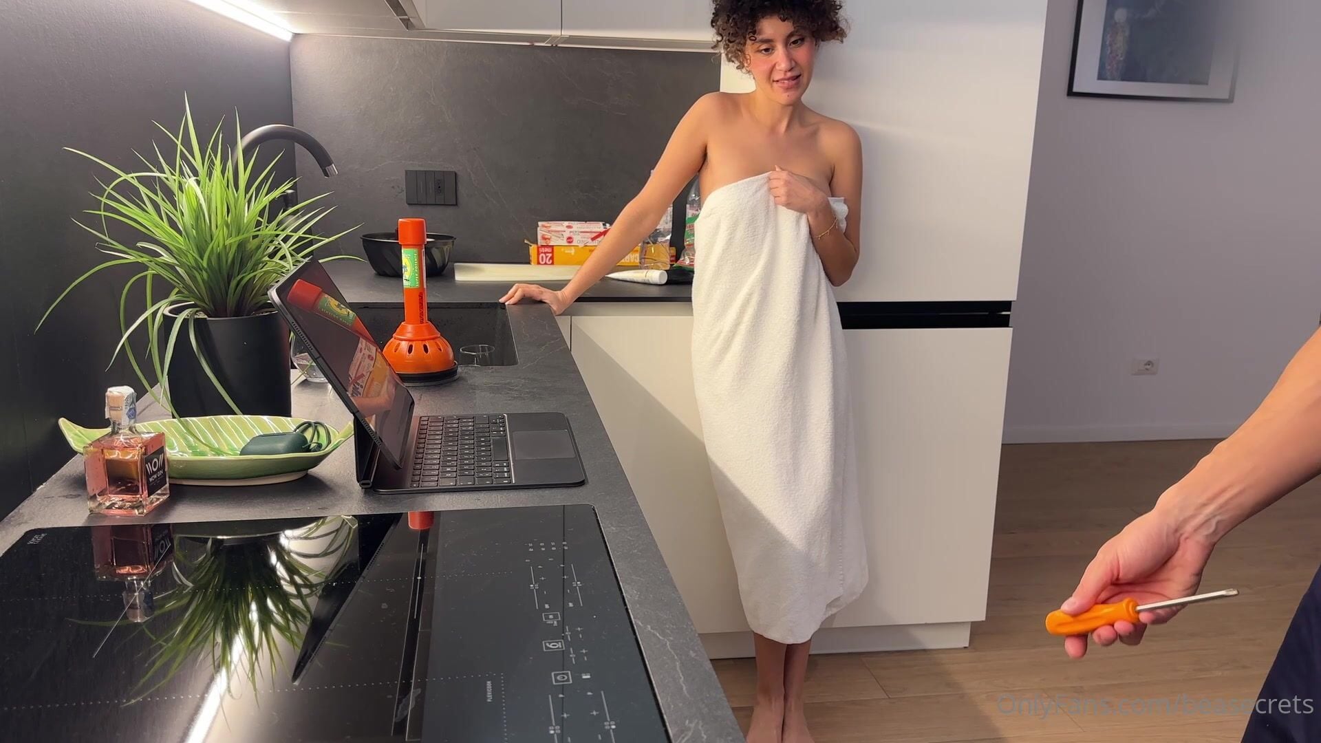 Beasecrets Nude BG Sex OnlyFans_001