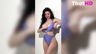 Laurine Big Tits Cleavage OnlyFans