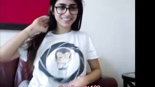 Mia Khalifa OnlyFans flashing big tits