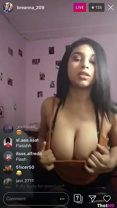 breanna_209 Insta live flashing her tits