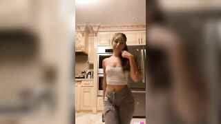 Emarrb TikTok sexy ass in tight pants