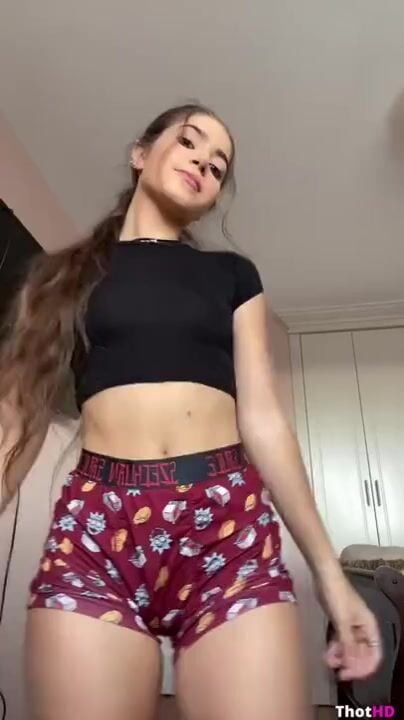 Em_b50 TikTok tight shorts big booty jiggle
