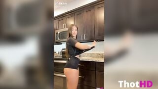 amyyy.xo__ TikTok sexy shorts booty