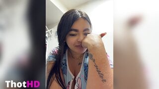 Elizaferrer Big Tits and Cleavage Clip