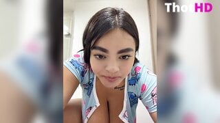 Elizaferrer Big Tits and Cleavage Clip