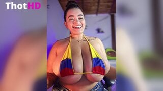 elizaferrer Huge Tits Cleavage Video