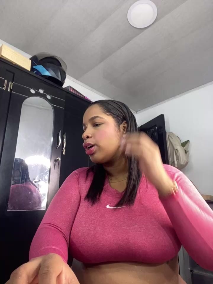 NV-Nikoll Masturbating Ass Video