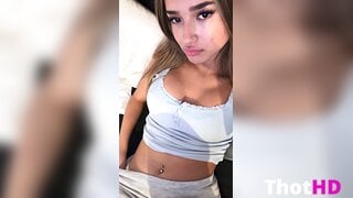 Deineeleyla Cleavage Tease Clip