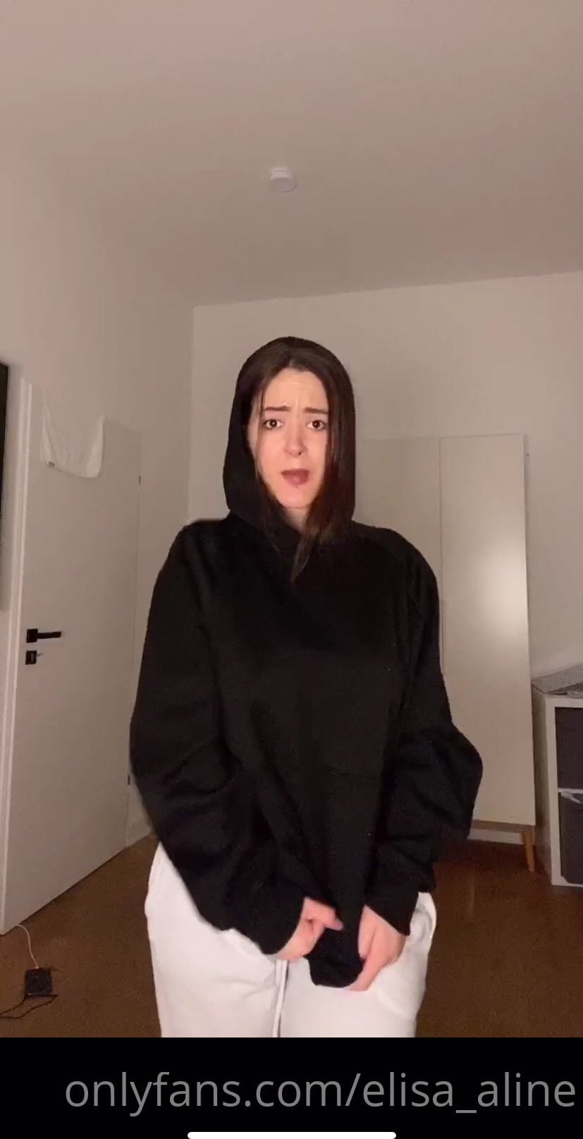 Elisa Aline Tongue Out Tease Leak