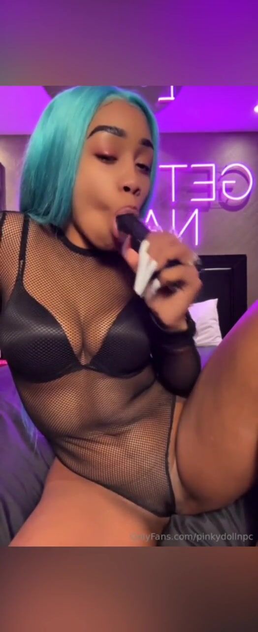 Pinkydollnpc Masturbating With Dildo Leak