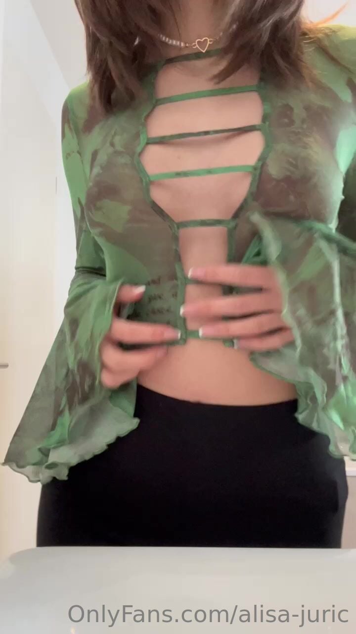 Zainingenje Braless Cleavage