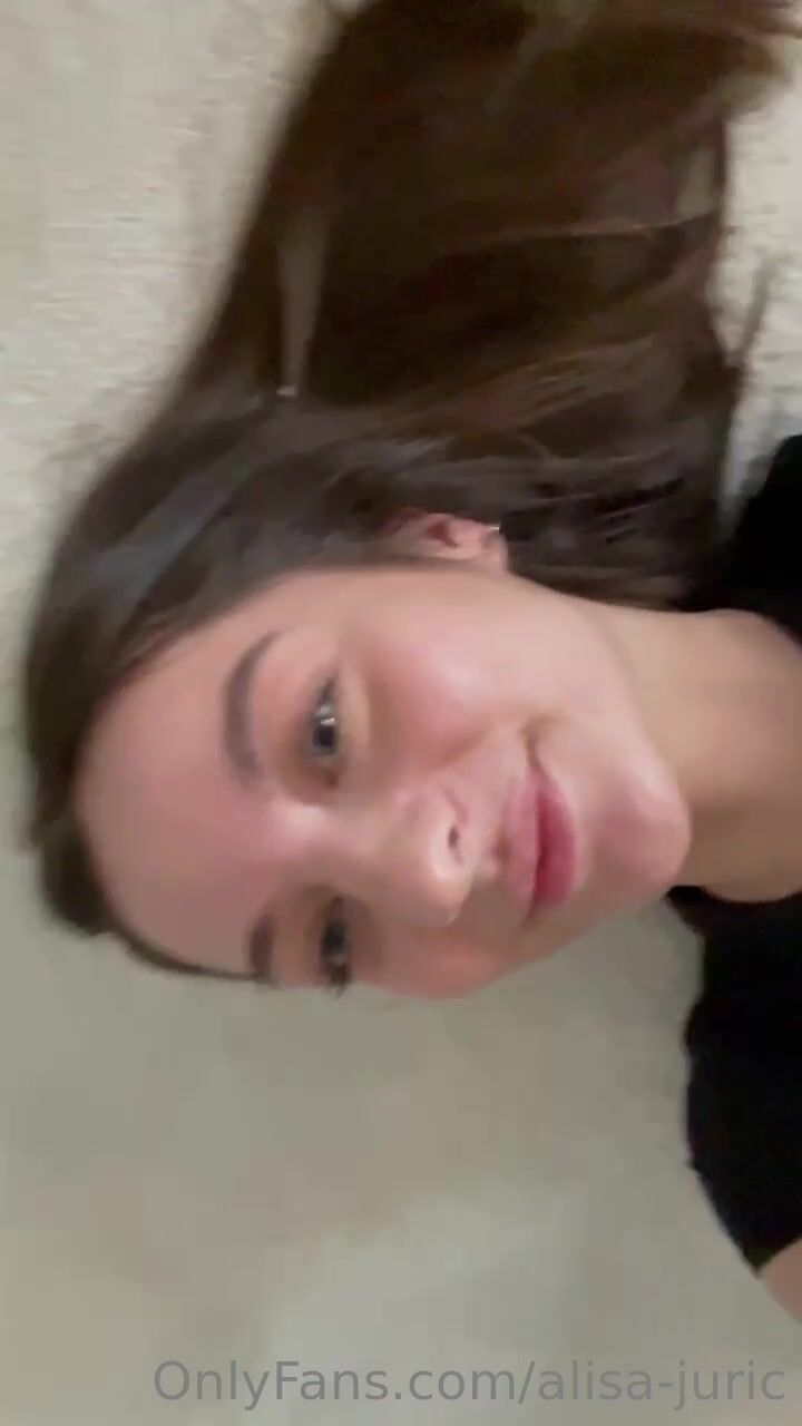 Zainingenje Tongue Out Close-Up OnlyFans