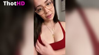 Lilith Cavaliere Cleavage Tease
