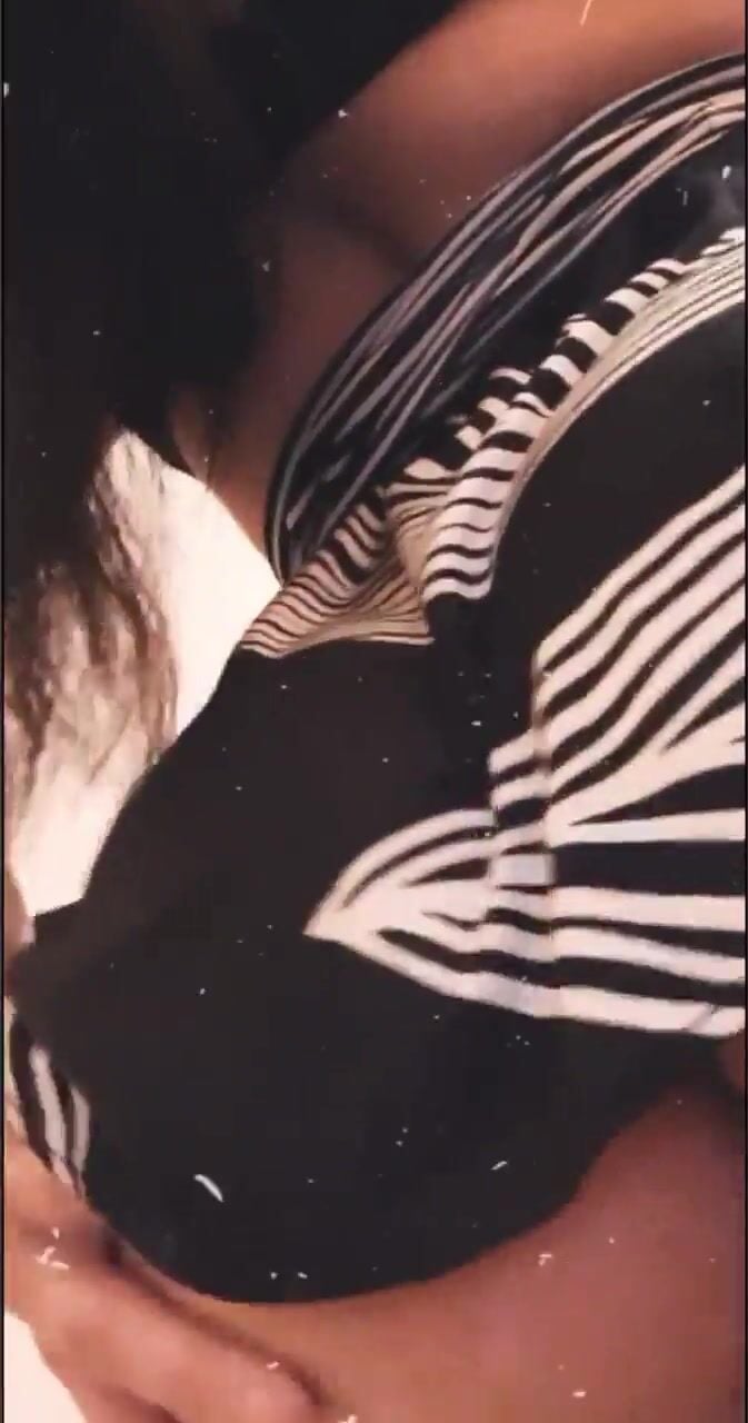 Husvjjal OF Leaked Upskirt Ass