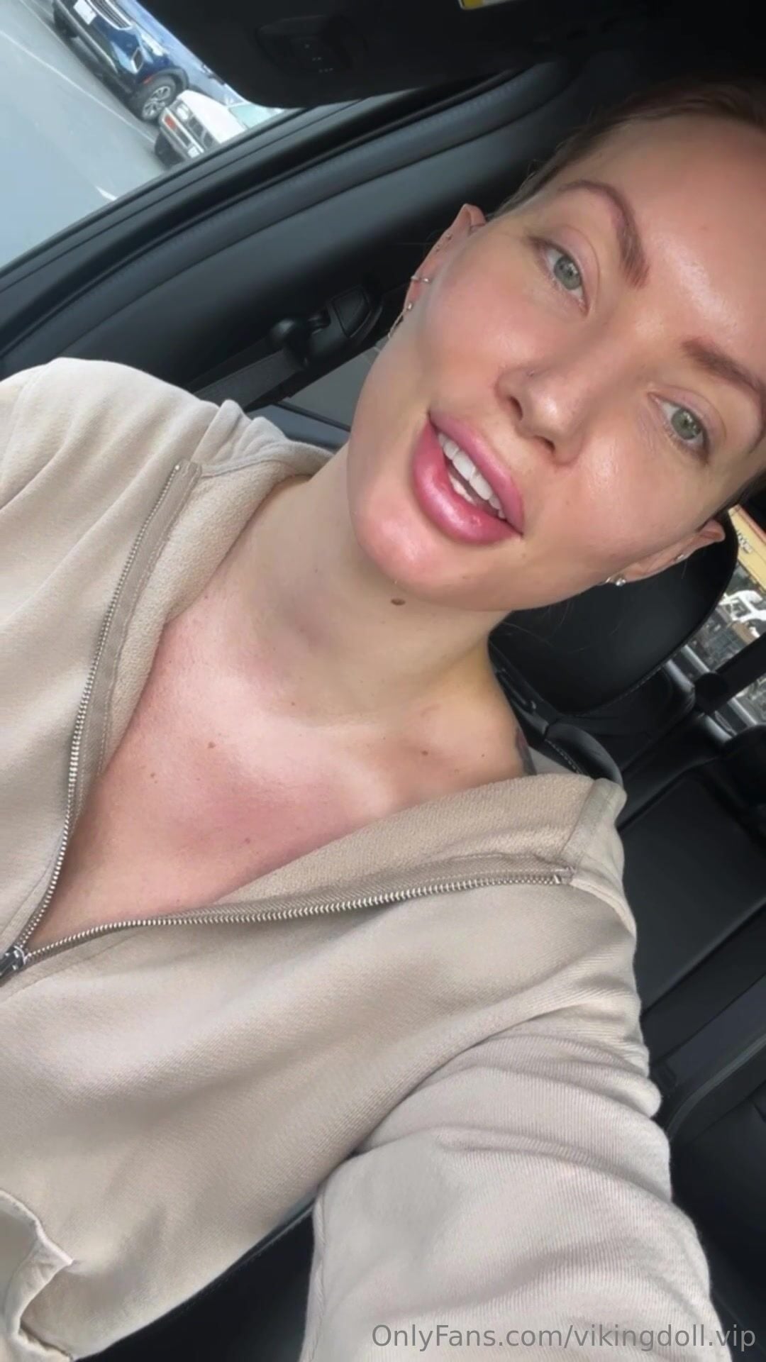 Viking Barbie Tease und Tattoo-Session Leak