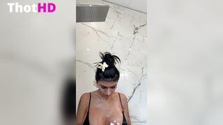 Mia Khalifa Duschtease Leak