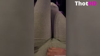 STPeach Écarte Les Jambes en Pantaloon de Sport NSFW