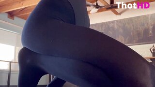 Cicofox Studio Pose Video