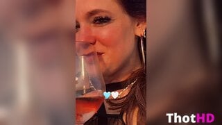 Anne Wünsche Wein trinken Clip