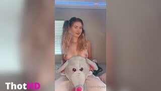 Rileyoxoxrice aka Iamrileyxo Nude with Stuffed OnlyFans